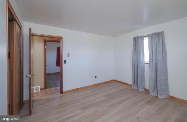 15462 JERSEY MOUNTAIN RD, Levels, WV 25431