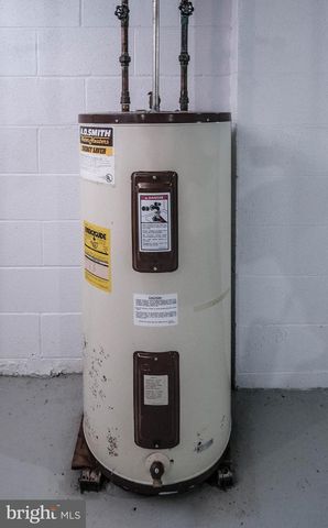 15462 JERSEY MOUNTAIN RD, Levels, WV 25431