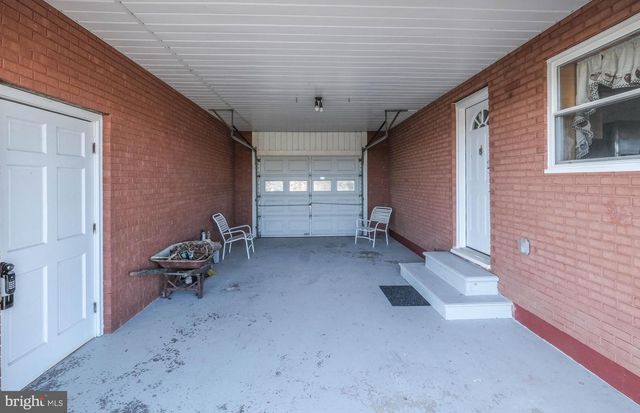 15462 JERSEY MOUNTAIN RD, Levels, WV 25431