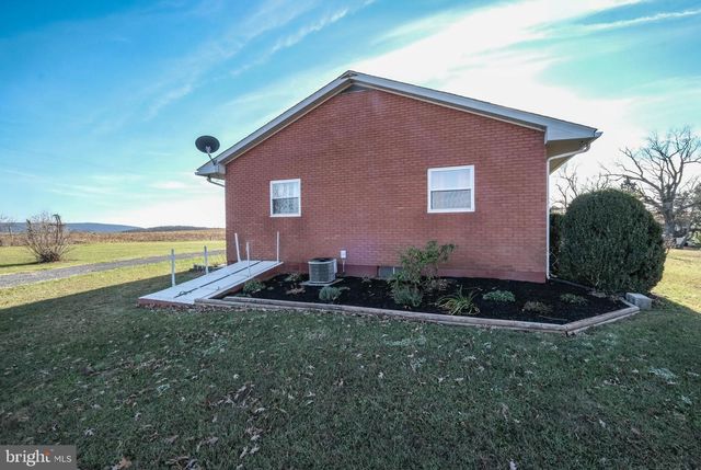 15462 JERSEY MOUNTAIN RD, Levels, WV 25431