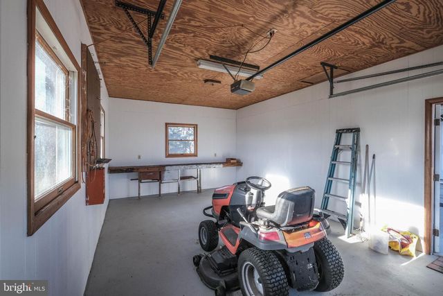 15462 JERSEY MOUNTAIN RD, Levels, WV 25431