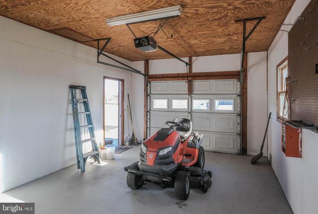 15462 JERSEY MOUNTAIN RD, Levels, WV 25431