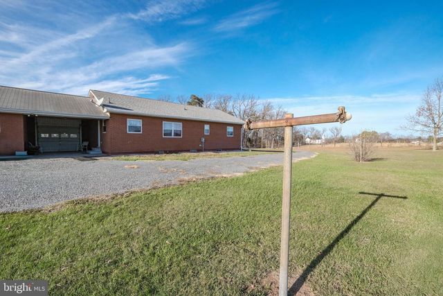 15462 JERSEY MOUNTAIN RD, Levels, WV 25431