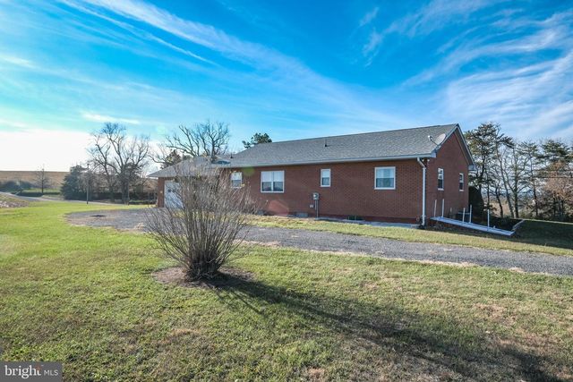 15462 JERSEY MOUNTAIN RD, Levels, WV 25431