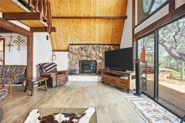 24300 Woodbine Court, Tehachapi, CA 93561