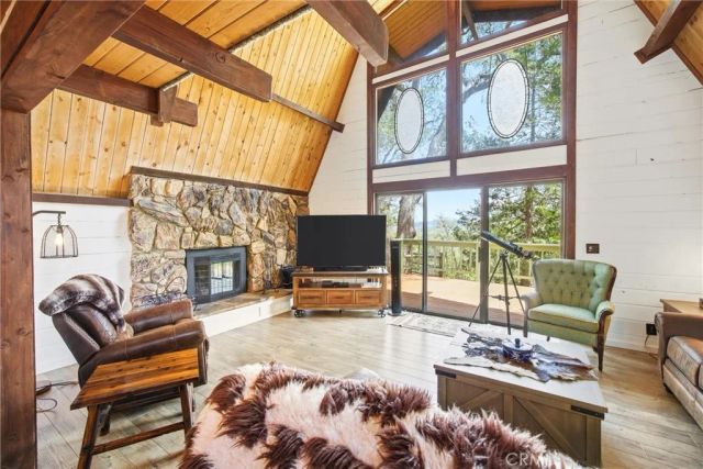 24300 Woodbine Court, Tehachapi, CA 93561