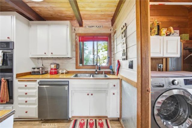24300 Woodbine Court, Tehachapi, CA 93561