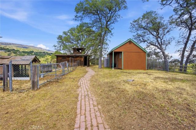 24300 Woodbine Court, Tehachapi, CA 93561