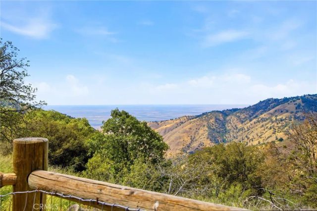 24300 Woodbine Court, Tehachapi, CA 93561