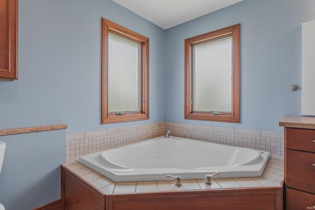 2002 Falcon Ridge Court, Fort Wayne, IN 46845