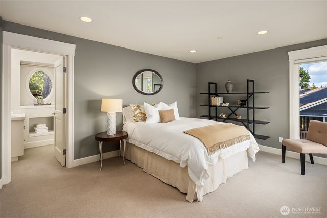232 Overlake Drive E, Medina, WA 98039