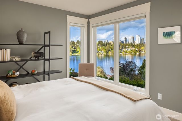 232 Overlake Drive E, Medina, WA 98039