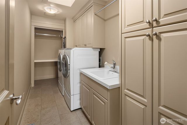 232 Overlake Drive E, Medina, WA 98039