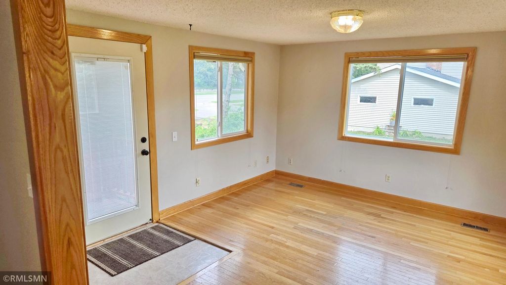 8001 Jeffery Avenue S, Cottage Grove, MN 55016 — photo 2
