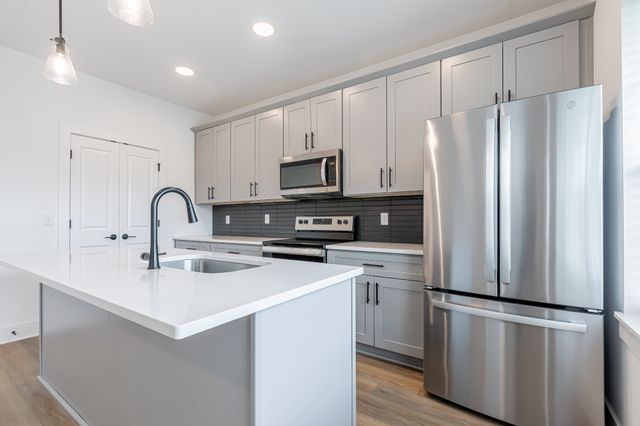 746 N DuPont Ave, Madison, TN 37115