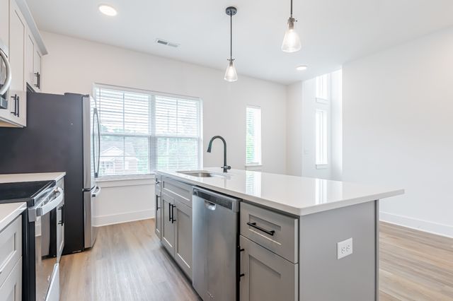 746 N DuPont Ave, Madison, TN 37115