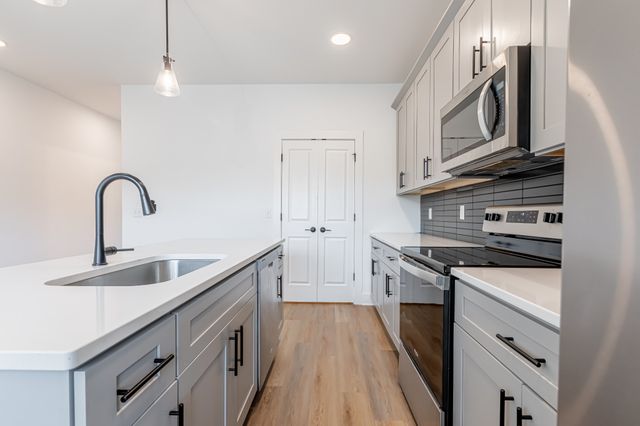 746 N DuPont Ave, Madison, TN 37115