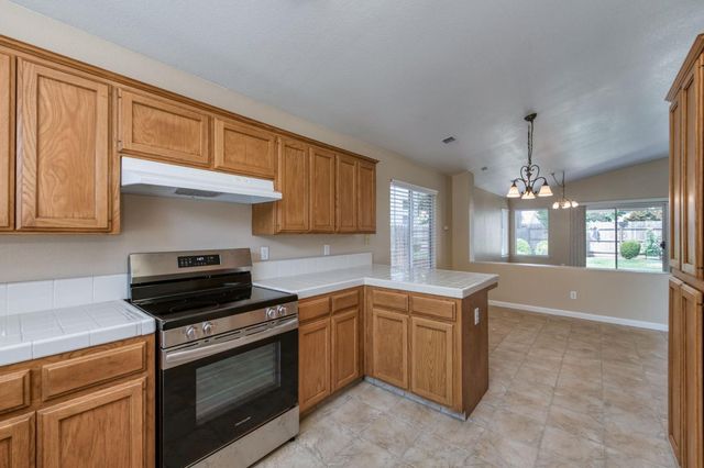 6133 N Marty Avenue, Fresno, CA 93711