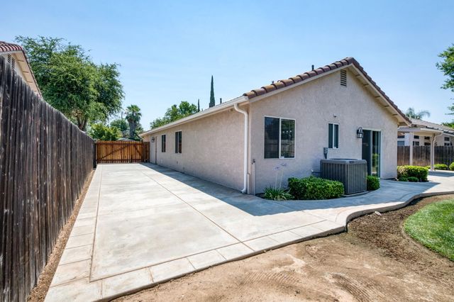 6133 N Marty Avenue, Fresno, CA 93711
