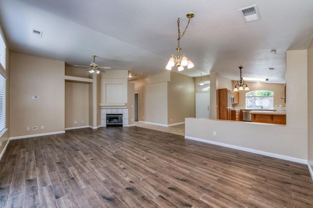 6133 N Marty Avenue, Fresno, CA 93711