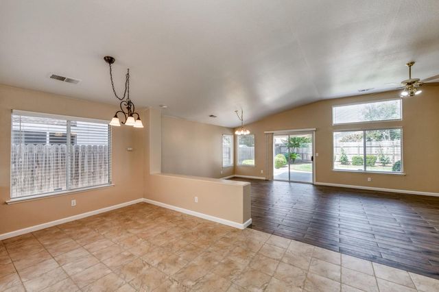 6133 N Marty Avenue, Fresno, CA 93711