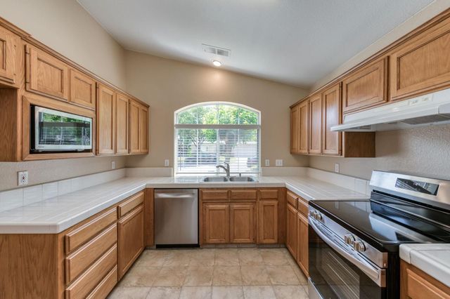 6133 N Marty Avenue, Fresno, CA 93711