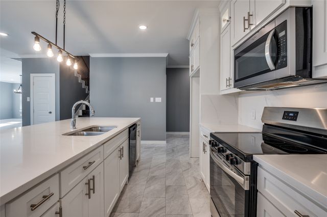 301 S Stewart Avenue, Lancaster, TX 75146