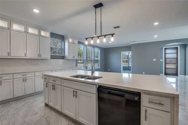 301 S Stewart Avenue, Lancaster, TX 75146