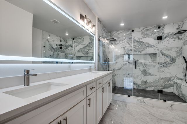 301 S Stewart Avenue, Lancaster, TX 75146