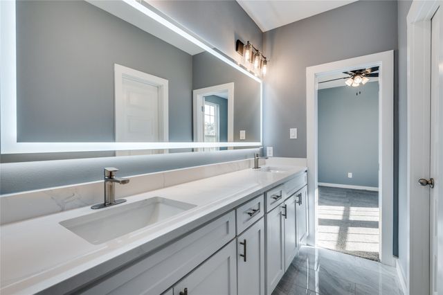 301 S Stewart Avenue, Lancaster, TX 75146