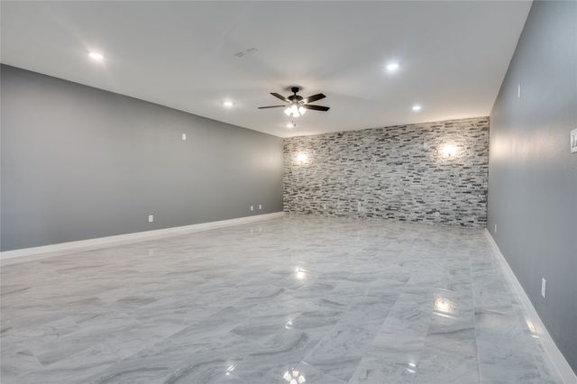 301 S Stewart Avenue, Lancaster, TX 75146