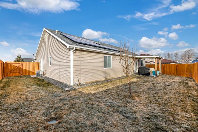 933 Applewood Dr, Buhl, ID 83316