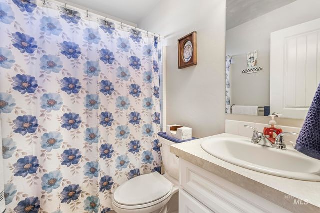 933 Applewood Dr, Buhl, ID 83316