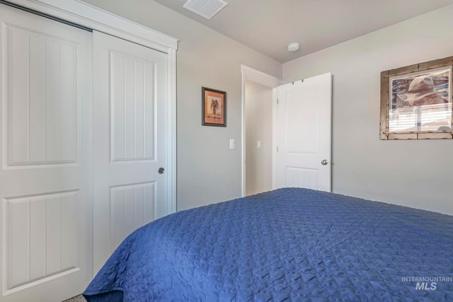 933 Applewood Dr, Buhl, ID 83316