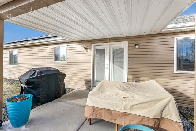 933 Applewood Dr, Buhl, ID 83316