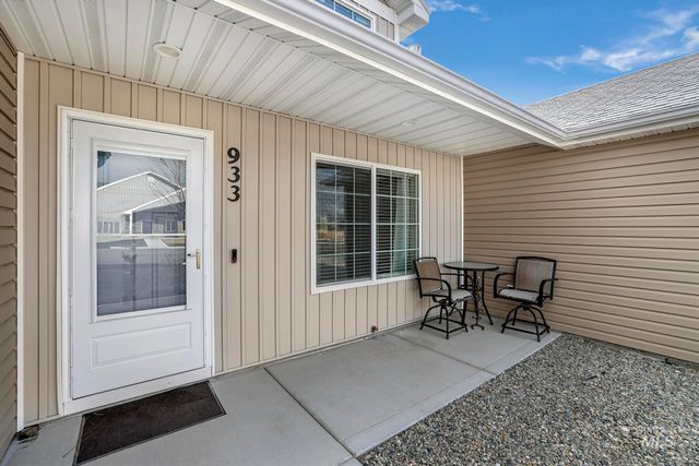 933 Applewood Dr, Buhl, ID 83316