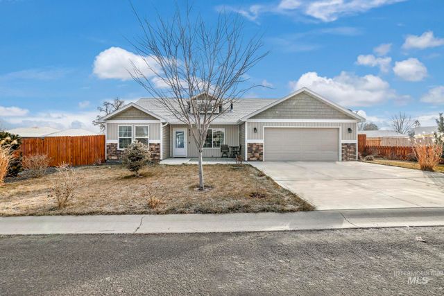 933 Applewood Dr, Buhl, ID 83316