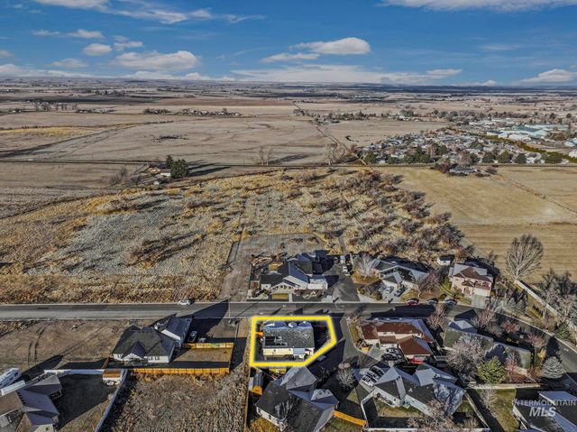933 Applewood Dr, Buhl, ID 83316