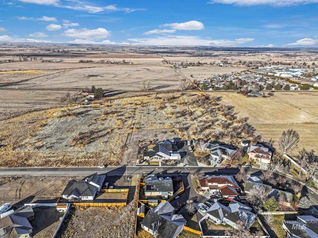 933 Applewood Dr, Buhl, ID 83316