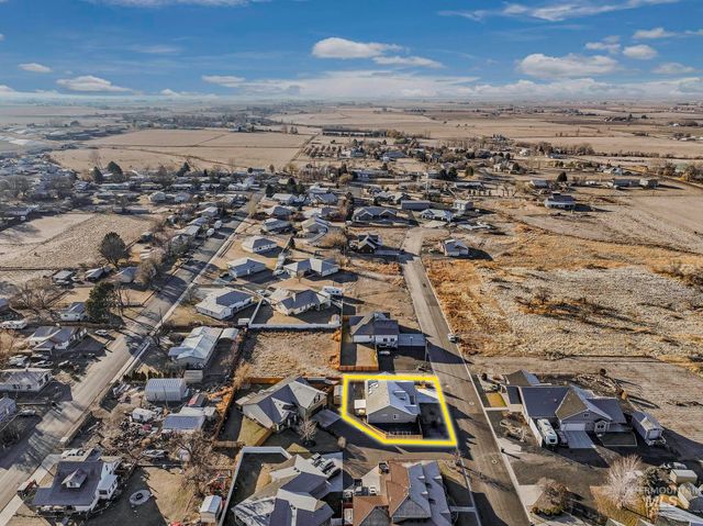 933 Applewood Dr, Buhl, ID 83316