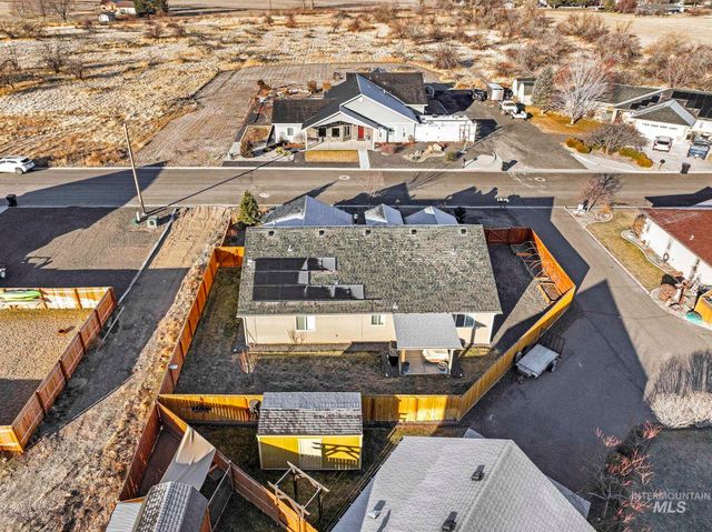 933 Applewood Dr, Buhl, ID 83316