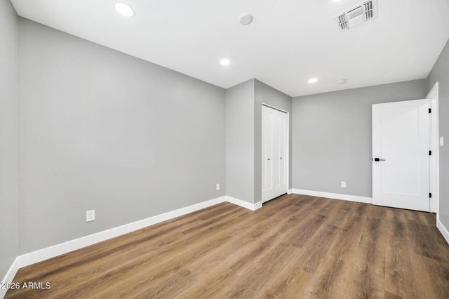 8219 E WHITTON Avenue, Scottsdale, AZ 85251