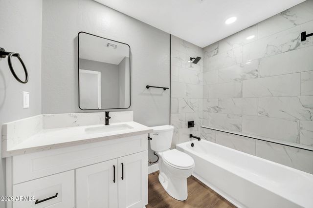 8219 E WHITTON Avenue, Scottsdale, AZ 85251