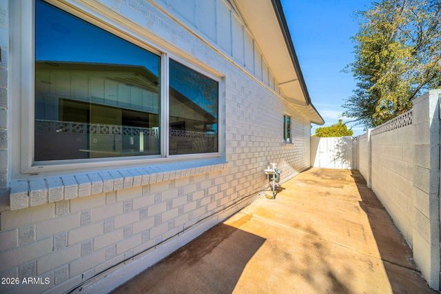 8219 E WHITTON Avenue, Scottsdale, AZ 85251
