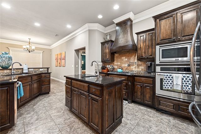 907 Glen Arbor Avenue, Bentonville, AR 72713