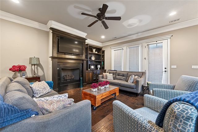 907 Glen Arbor Avenue, Bentonville, AR 72713