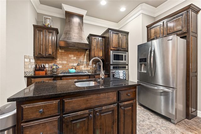 907 Glen Arbor Avenue, Bentonville, AR 72713