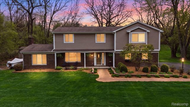 5105 Mohawk Avenue, Independence Charter Township, MI 48348