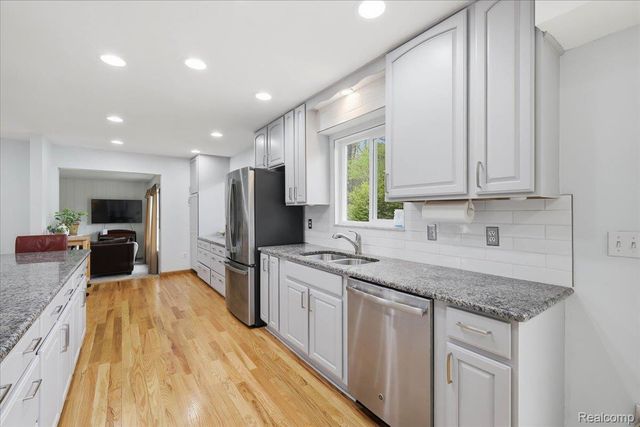 5105 Mohawk Avenue, Independence Charter Township, MI 48348