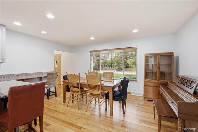 5105 Mohawk Avenue, Independence Charter Township, MI 48348